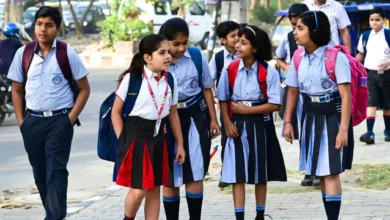 Photo of ‘तुरंत बंद करें ‘ भीषण लू-गर्मी में भी चल रहे स्कूल,  राज्य सरकार ने दिया आदेश