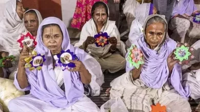 Photo of वृन्दावन में रहने वाली विधवाओं ने राखी बनाकर प्रधानमंत्री को भेजी