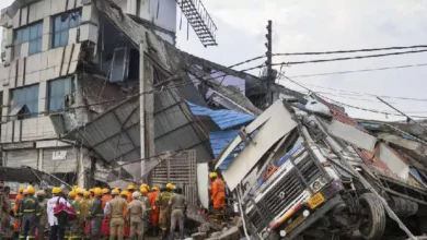 Photo of लखनऊ में इमारत गिरने से चार लोगों की मौत, कई घायल